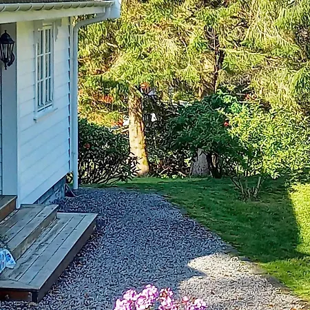 Holiday Home Eivindvik *